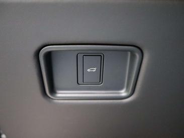 Land Rover Range Rover Sport SV — photo 30
