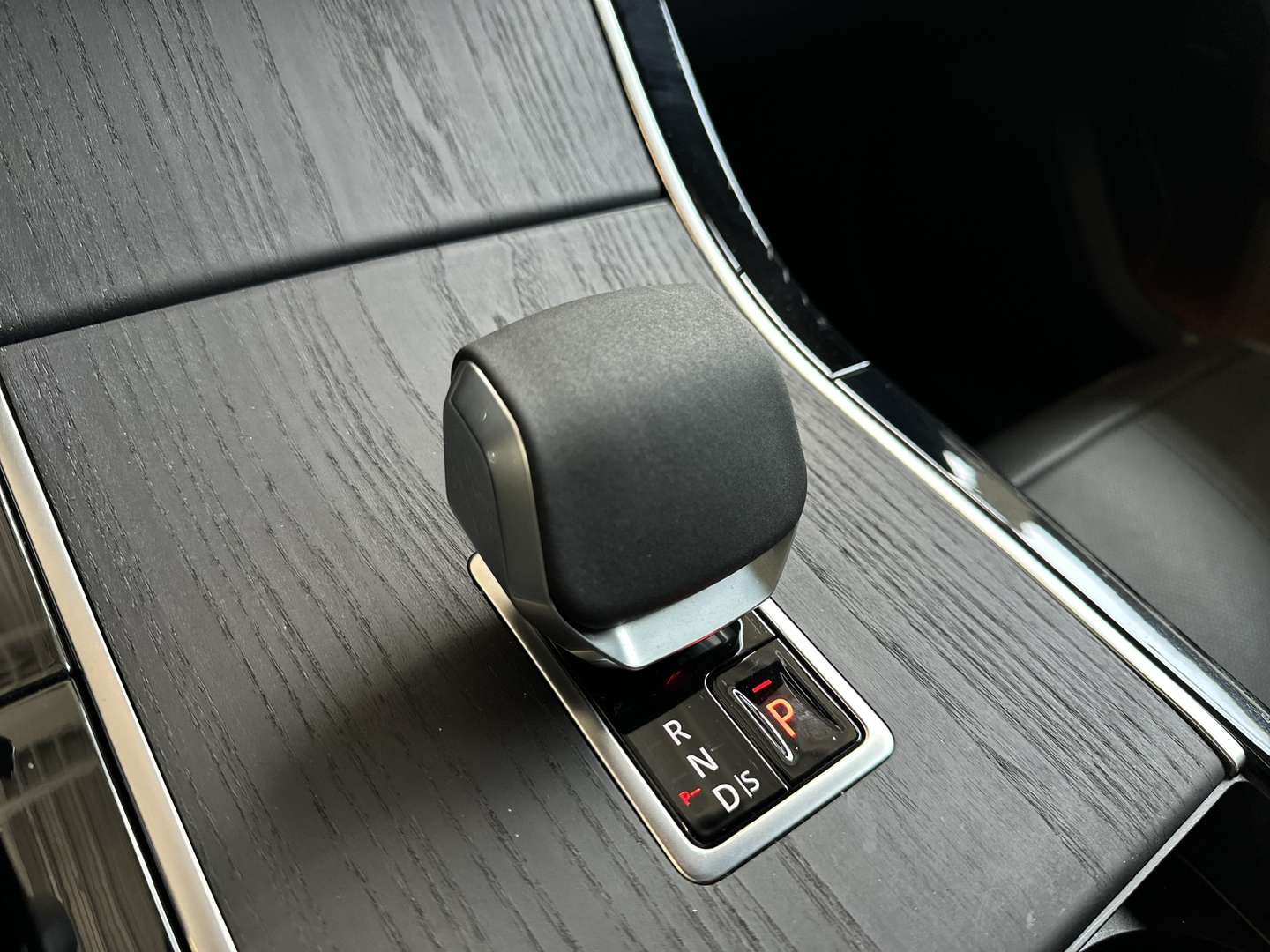 Land Rover Range Rover Velar P400e AWD Dynamic Edition PHEV Panorama | Black - 2025 - Joinsteer - #16