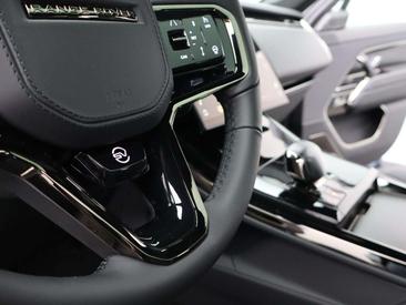 Land Rover Range Rover Sport SV — photo 31