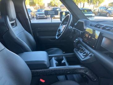 Land Rover Defender 110 Octa Edition One AWD Aut. 4.4 V8 MHEV — photo 27