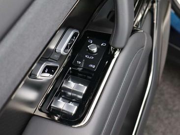 Land Rover Range Rover Sport SV — photo 35