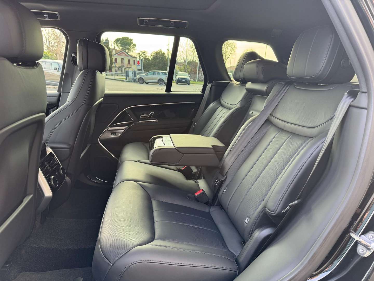 Land Rover Range Rover BLACK DESIGN 3.0 D250 - 2025 - Joinsteer - #8