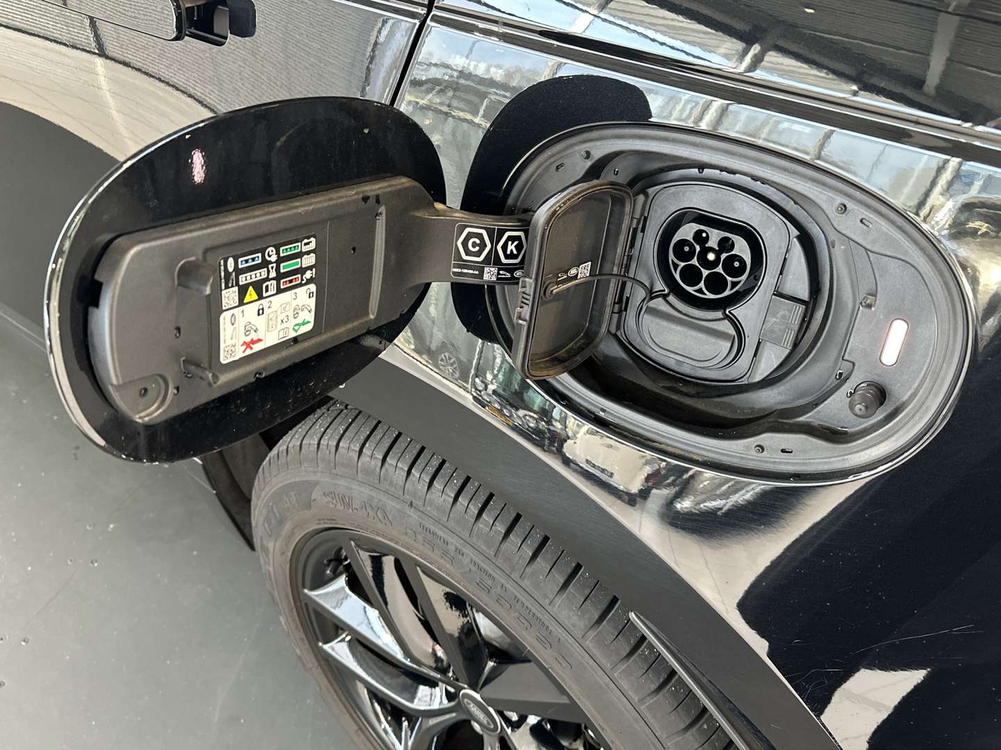 Land Rover Range Rover Velar P400e AWD Dynamic Edition PHEV Panorama | Black - 2025 - Joinsteer - #23