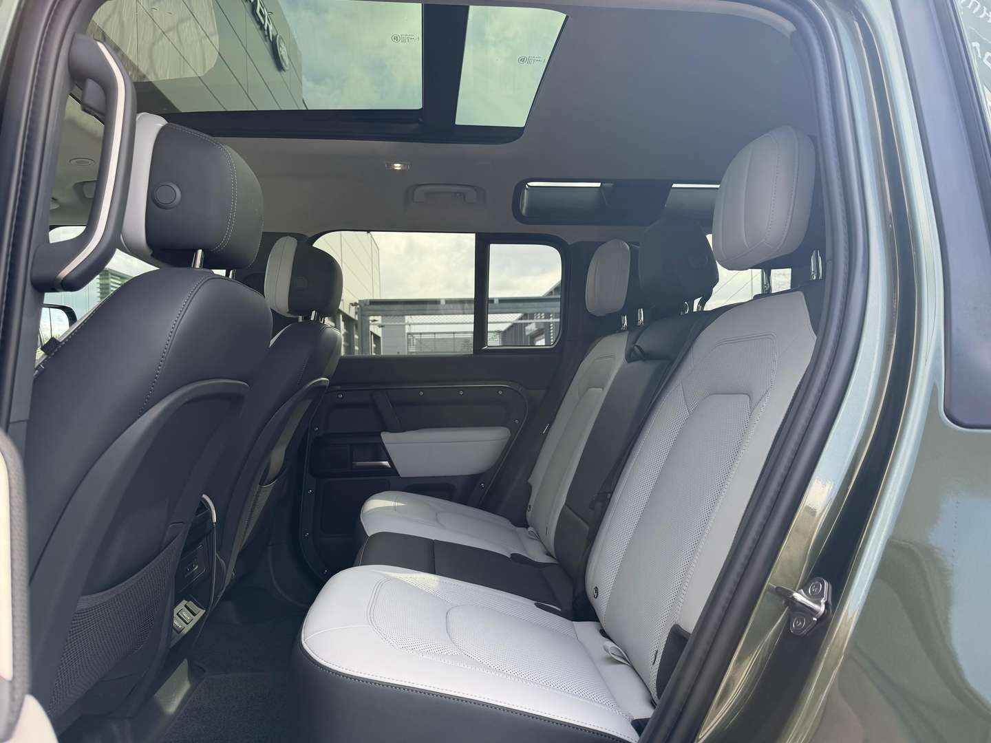 Land Rover Defender 110 X-Dynamic HSE P300e - 2026 - Joinsteer - #12