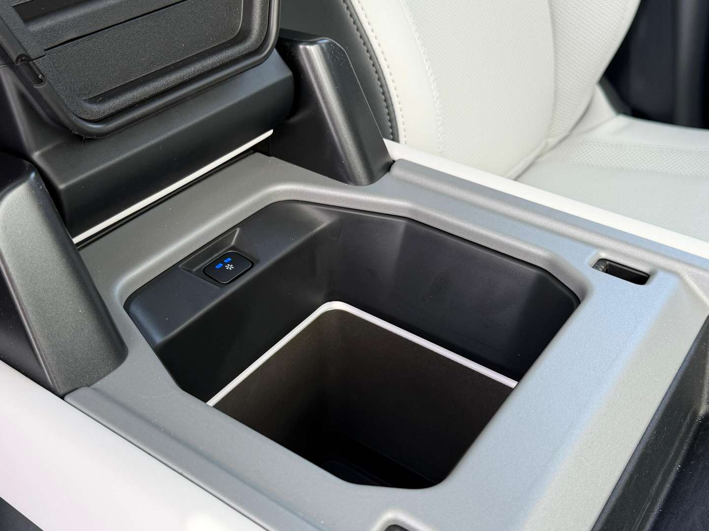 Land Rover Defender 110 X-Dynamic HSE P300e - 2026 - Joinsteer - #17