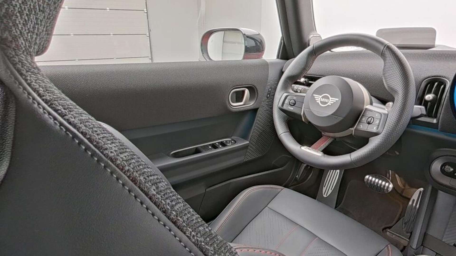 Mini Cabrio John Cooper Works - 2025 - Joinsteer - #22