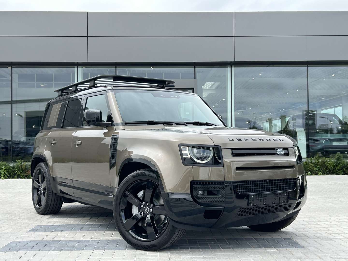 Land Rover Defender 110 P300e X-Dynamic HSE - 2025 - Joinsteer - #1