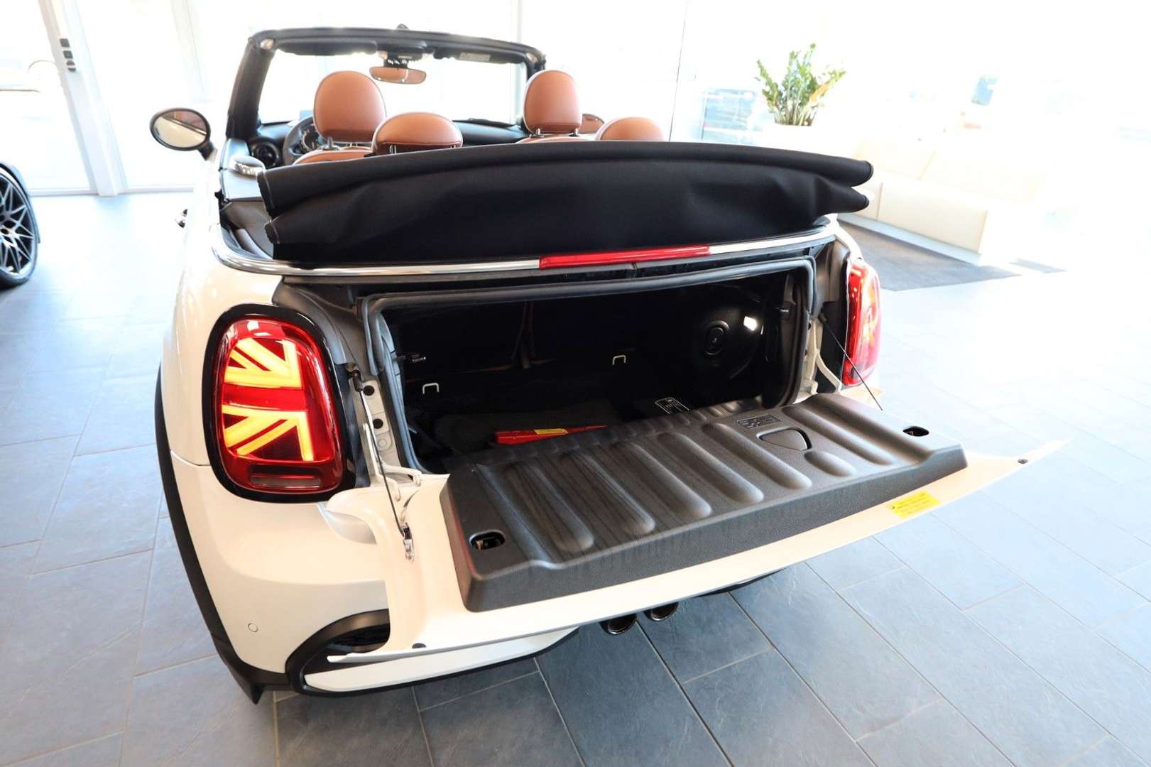 Mini Cabrio Classic Cooper S - 2024 - Joinsteer - #11