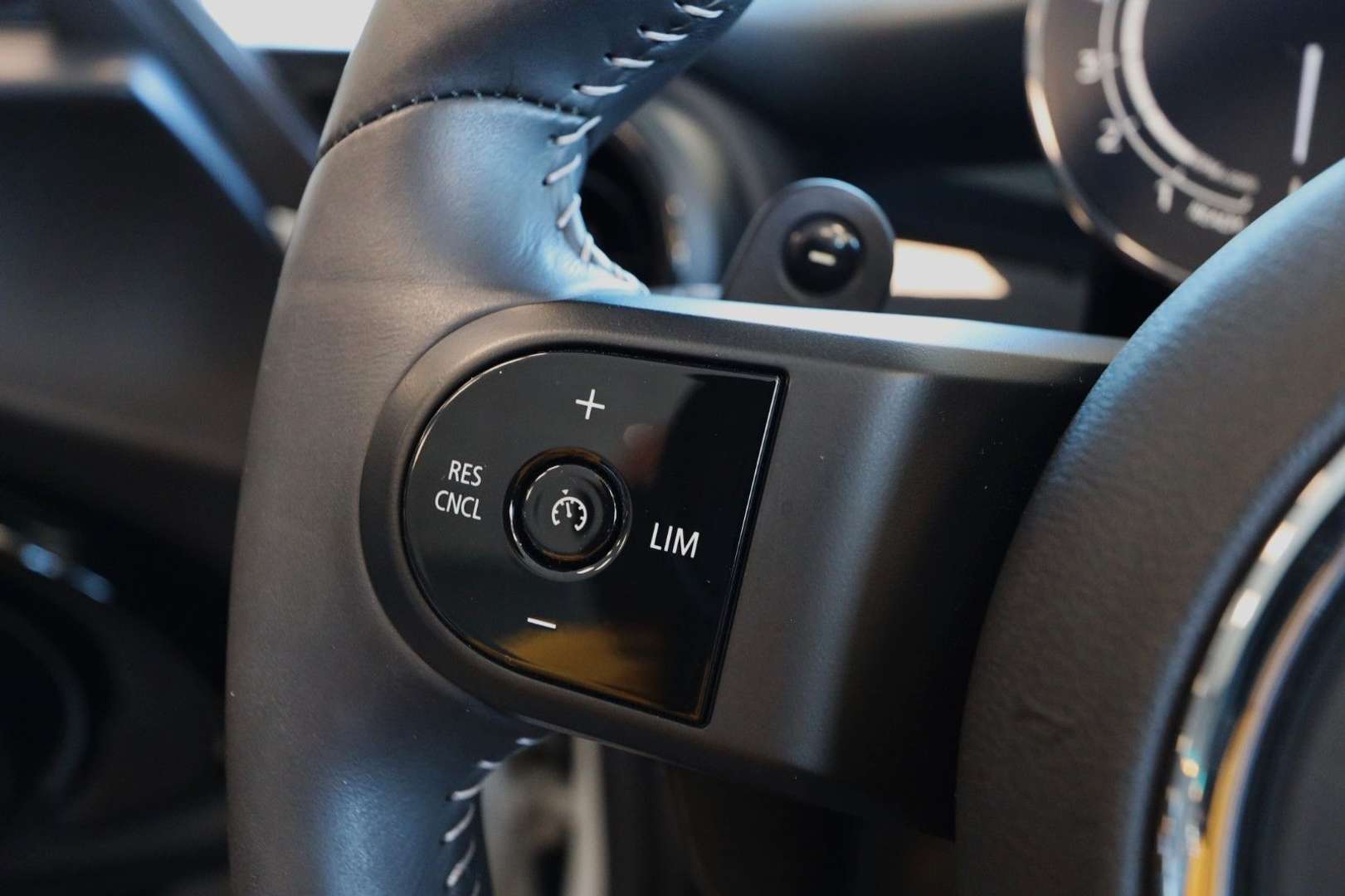 Mini Cabrio Classic Cooper S - 2024 - Joinsteer - #18