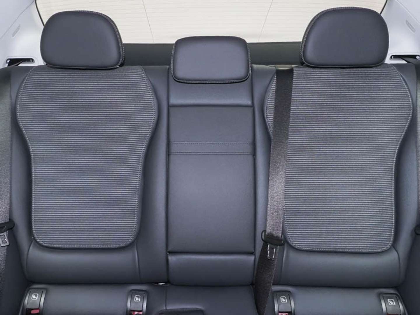 Mercedes Classe C 180 AVANTGARDE - 2025 - Joinsteer - #8