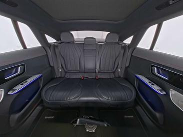 Mercedes EQE 350 AMG Line — photo 9
