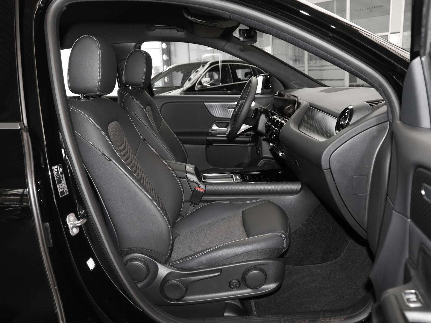 Mercedes GLA 200 - 2024 - Joinsteer - #5