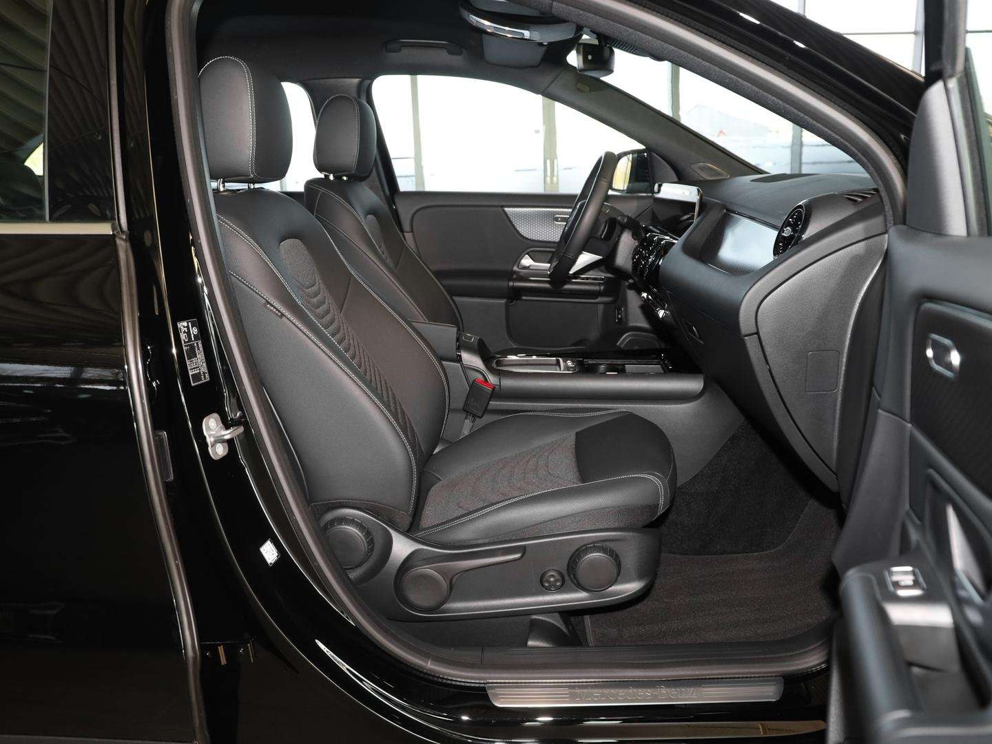 Mercedes GLA 200 Advanced - 2024 - Joinsteer - #5