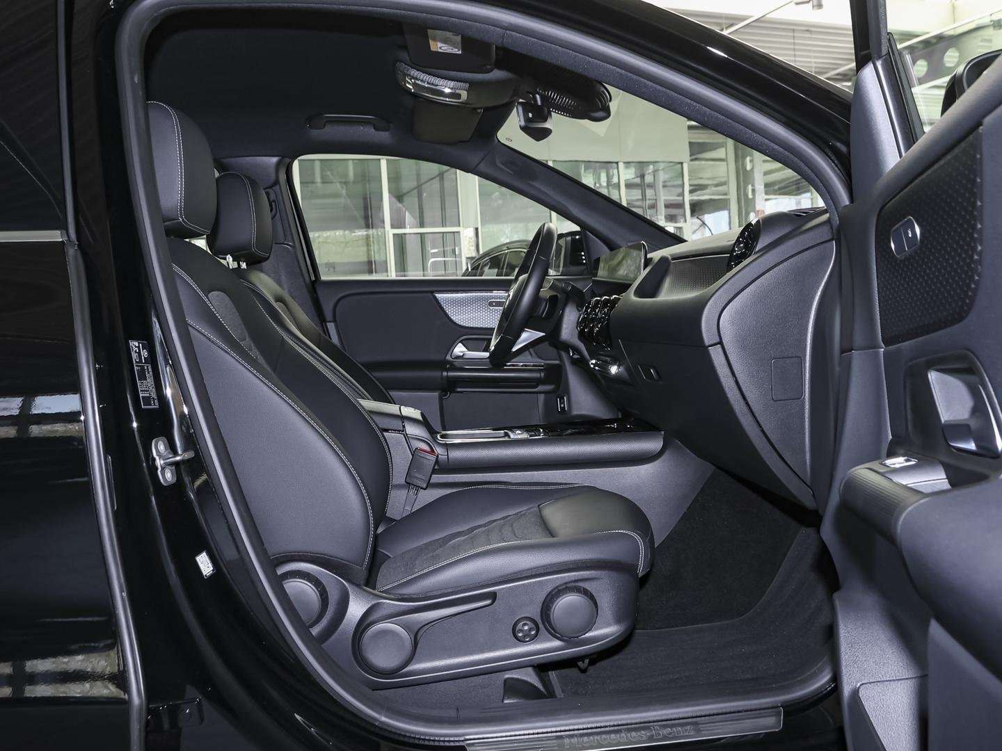 Mercedes GLA 200 Advanced - 2024 - Joinsteer - #5