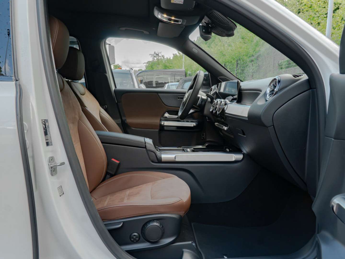 Mercedes GLB 220 Night Edition - 2025 - Joinsteer - #7