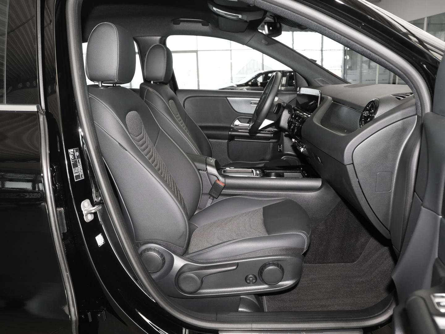 Mercedes GLA 200 Advanced - 2024 - Joinsteer - #5