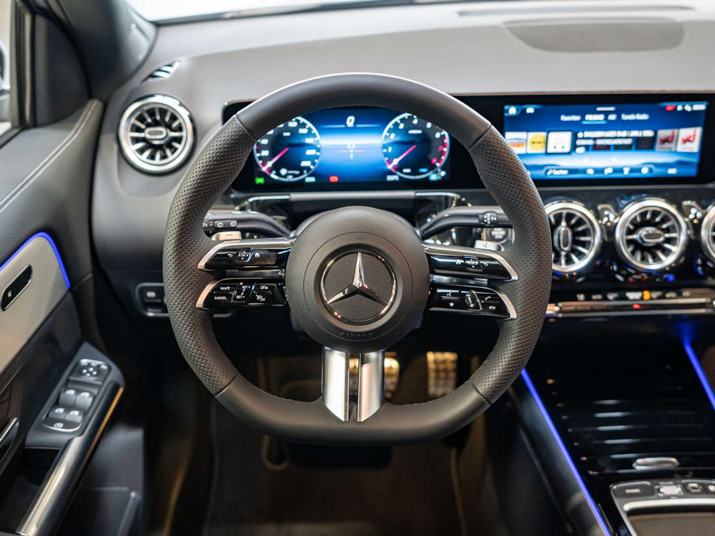 Mercedes GLA 180 AMG Line - 2025 - Joinsteer - #8