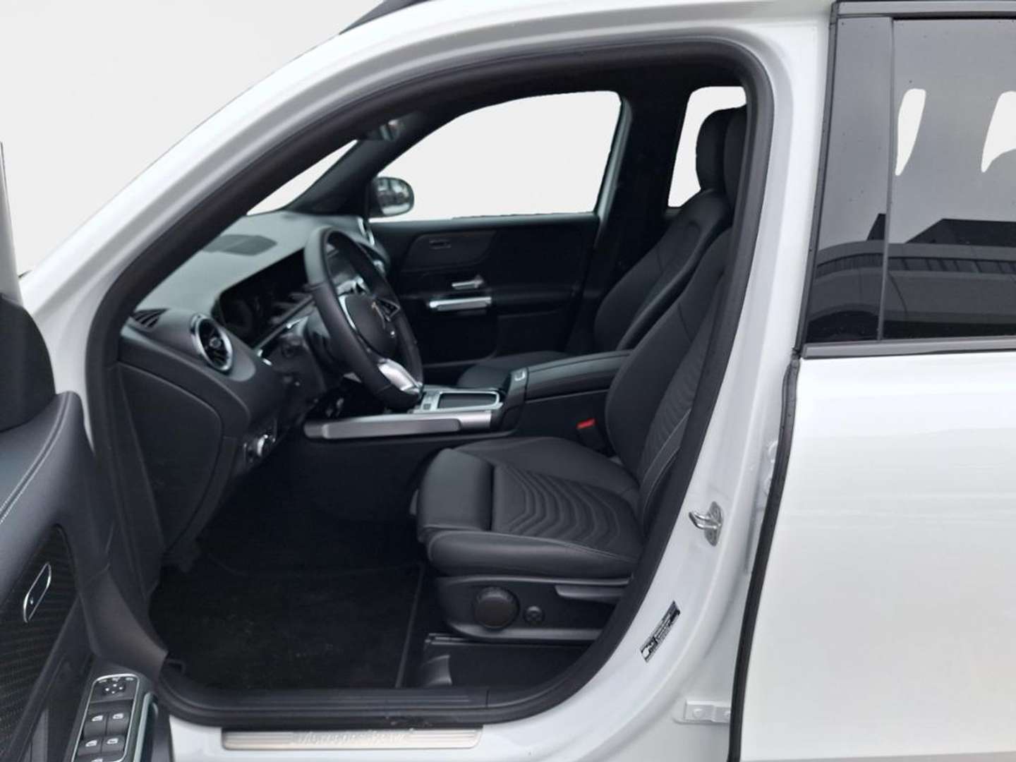 Mercedes GLB 200 Night Edition - 2024 - Joinsteer - #10