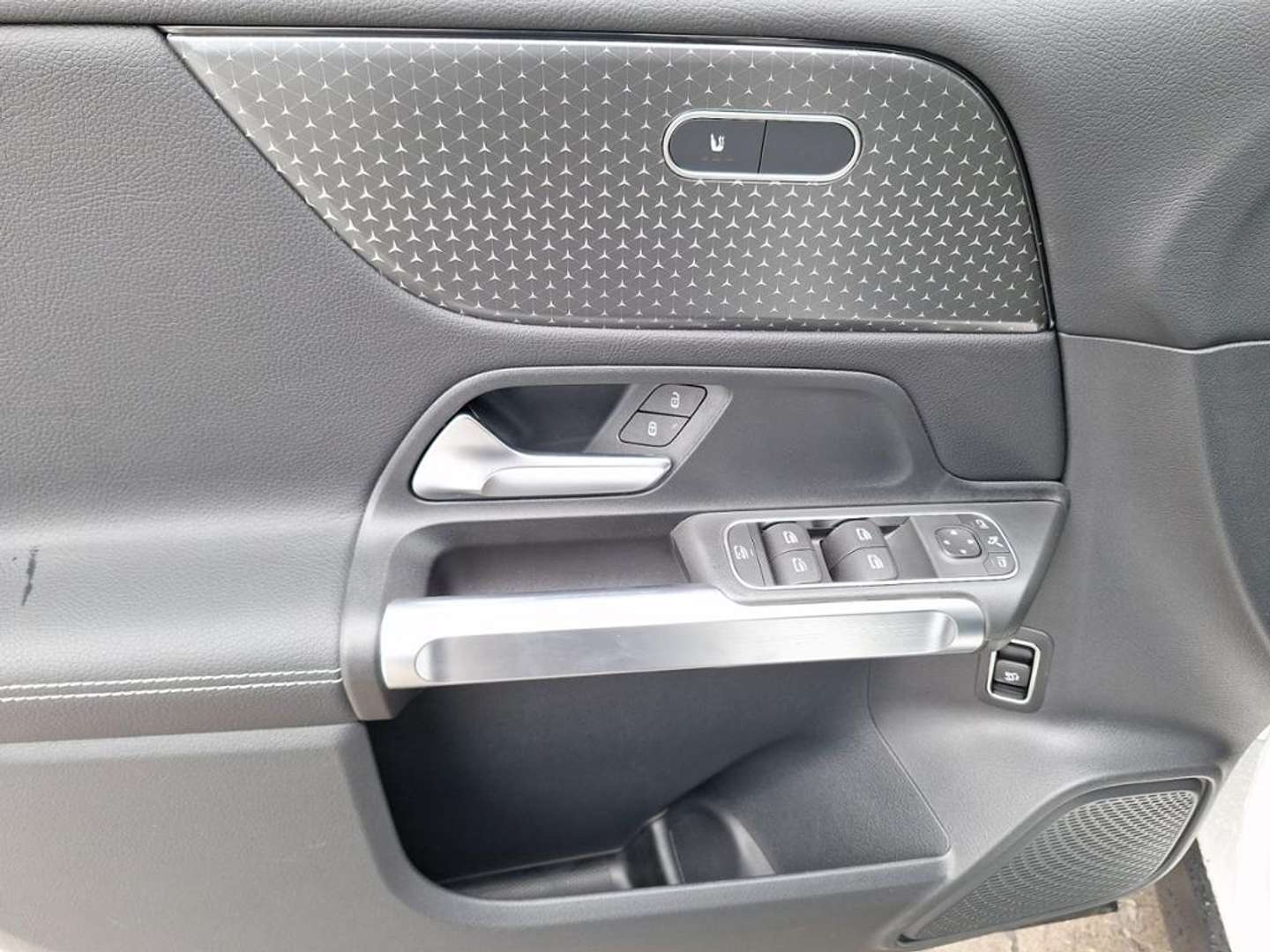 Mercedes GLB 200 Night Edition - 2024 - Joinsteer - #11