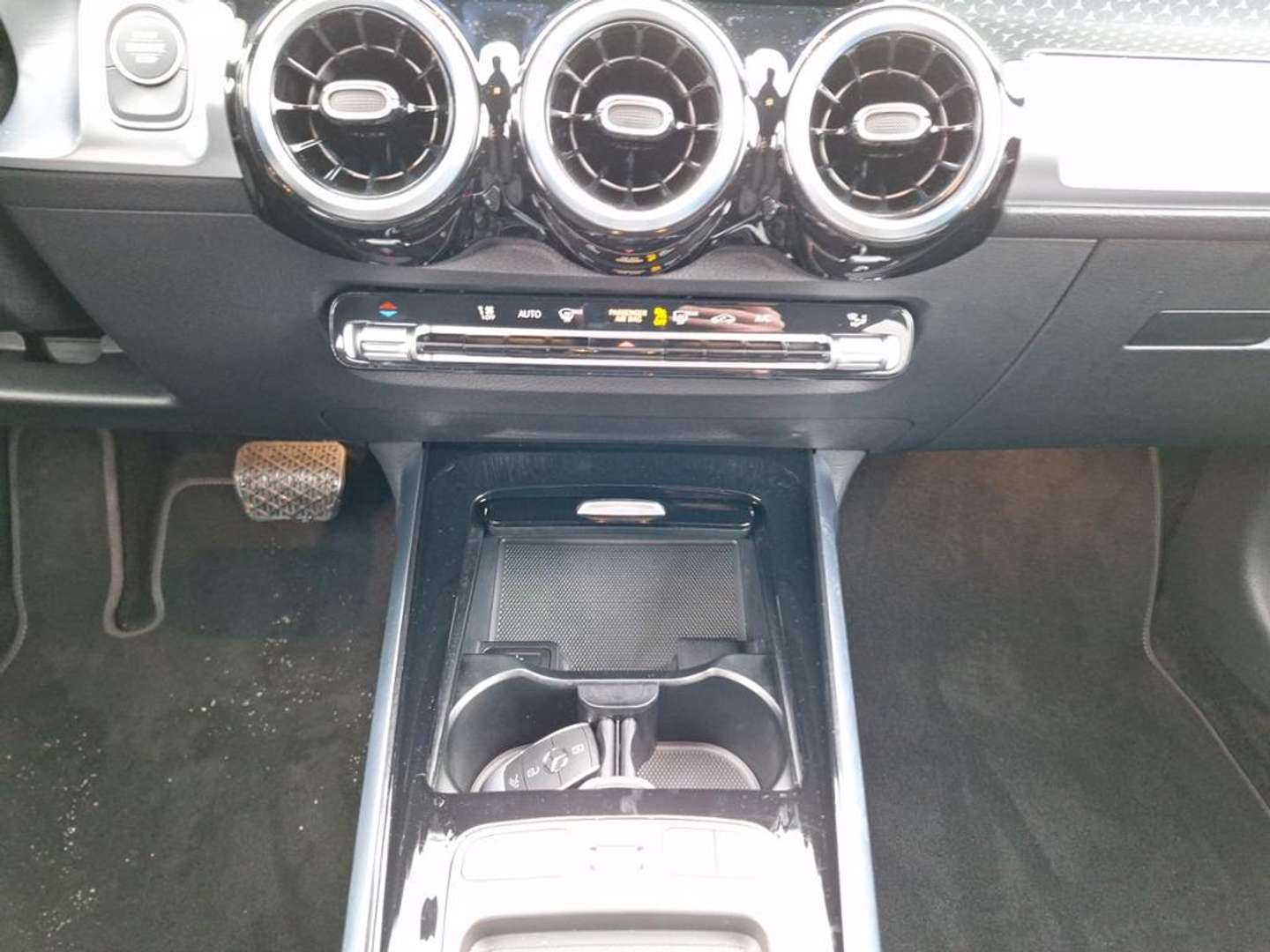 Mercedes GLB 200 Night Edition - 2024 - Joinsteer - #15