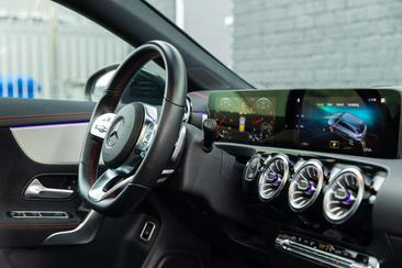 Mercedes CLA Shooting Break 180 AMG Line — photo 10