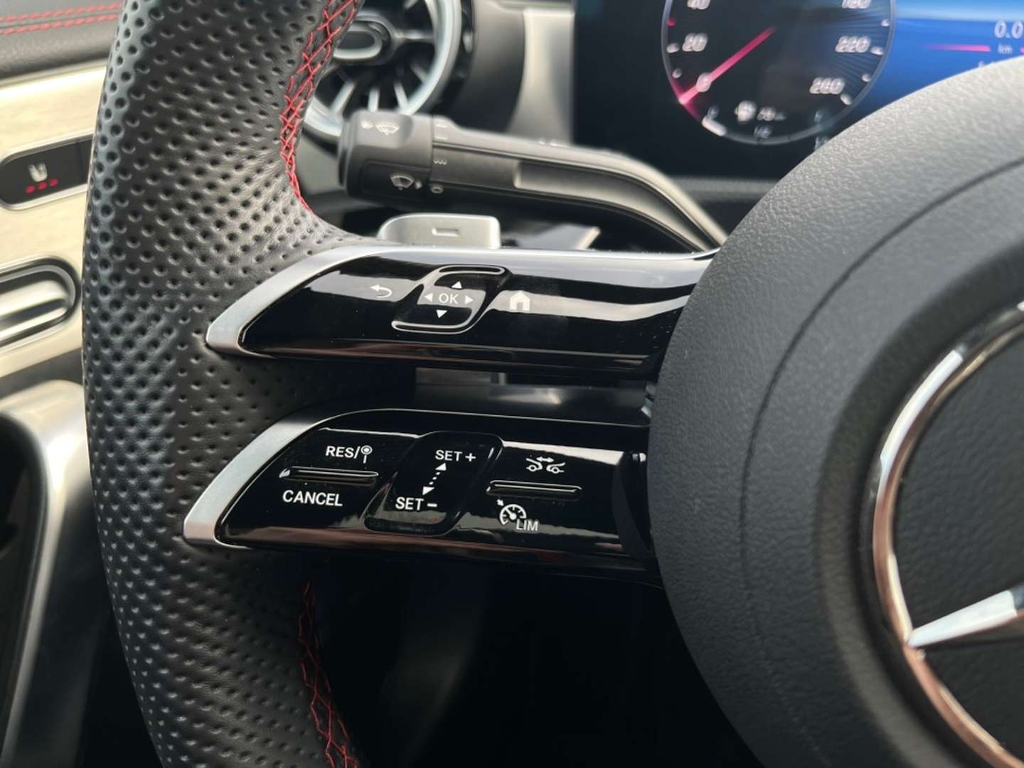 Mercedes CLA 200 Coupé 200 AMG Line - 2024 - Joinsteer - #28