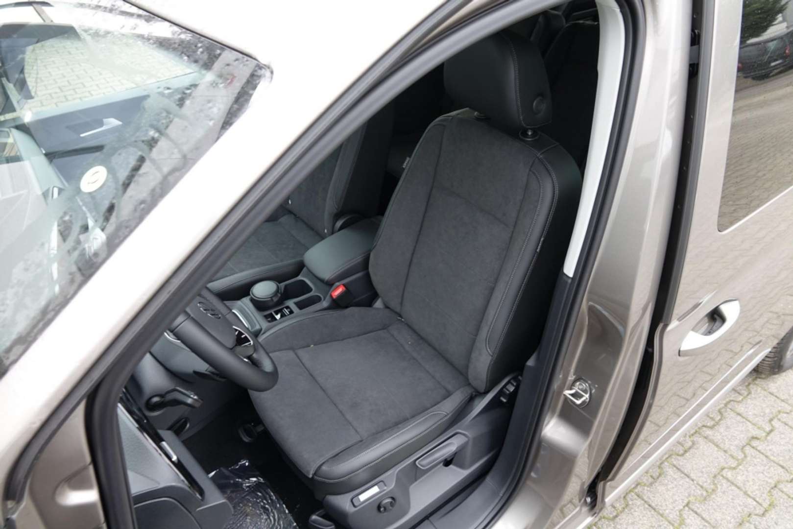 Volkswagen Caddy Maxi EHYBRID Style - 2026 - Joinsteer - #9