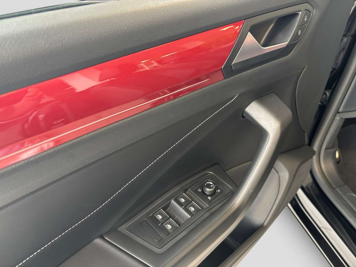 Volkswagen T-Roc R-Line - 2026 - Joinsteer - #10