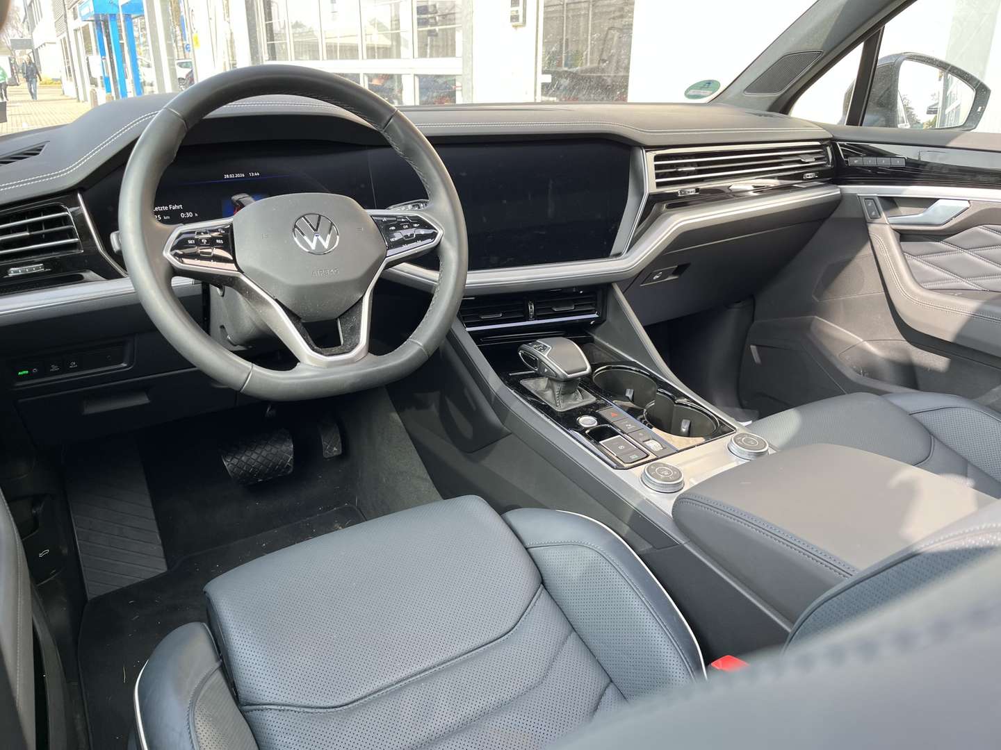 Volkswagen Touareg EHybrid 4Motion Elegance - 2022 - Joinsteer - #4