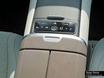 Mercedes EQS 450+ AMG — photo 9