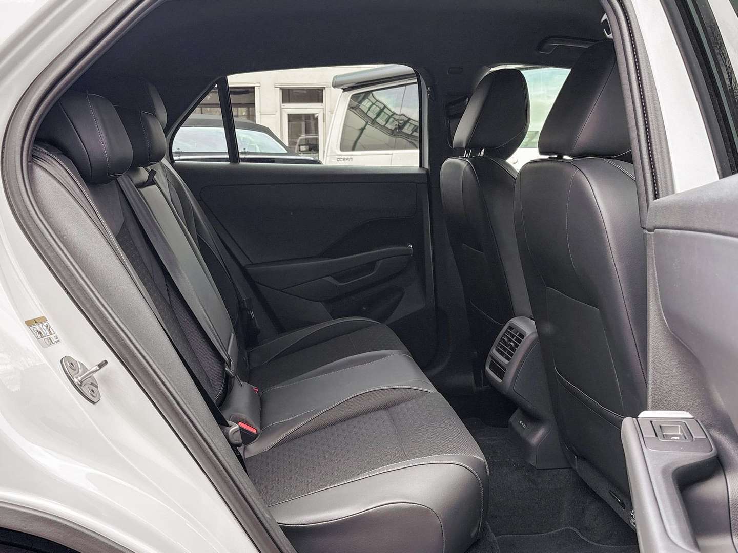 Volkswagen T-Roc R-Line - 2026 - Joinsteer - #12