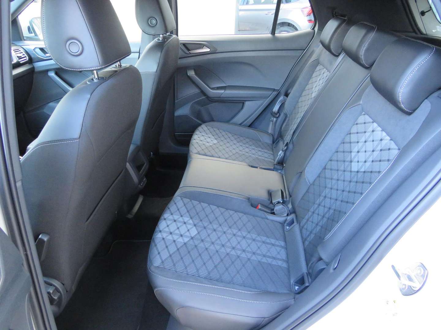 Volkswagen T-CROSS R-Line - 2026 - Joinsteer - #10