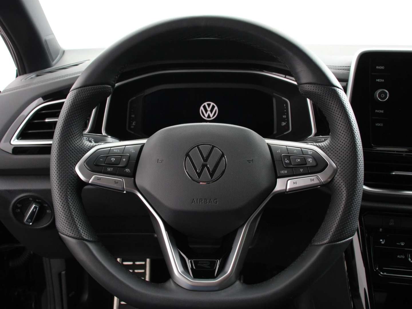 Volkswagen T-Roc R-Line - 2025 - Joinsteer - #13