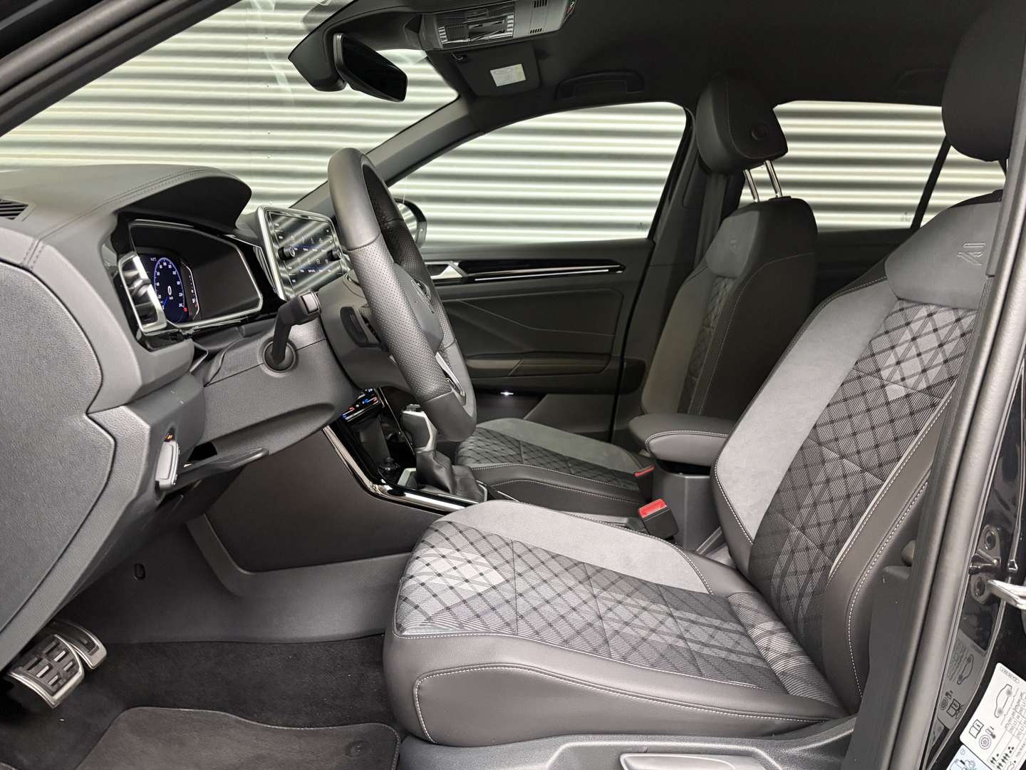 Volkswagen T-Roc R-Line - 2025 - Joinsteer - #5