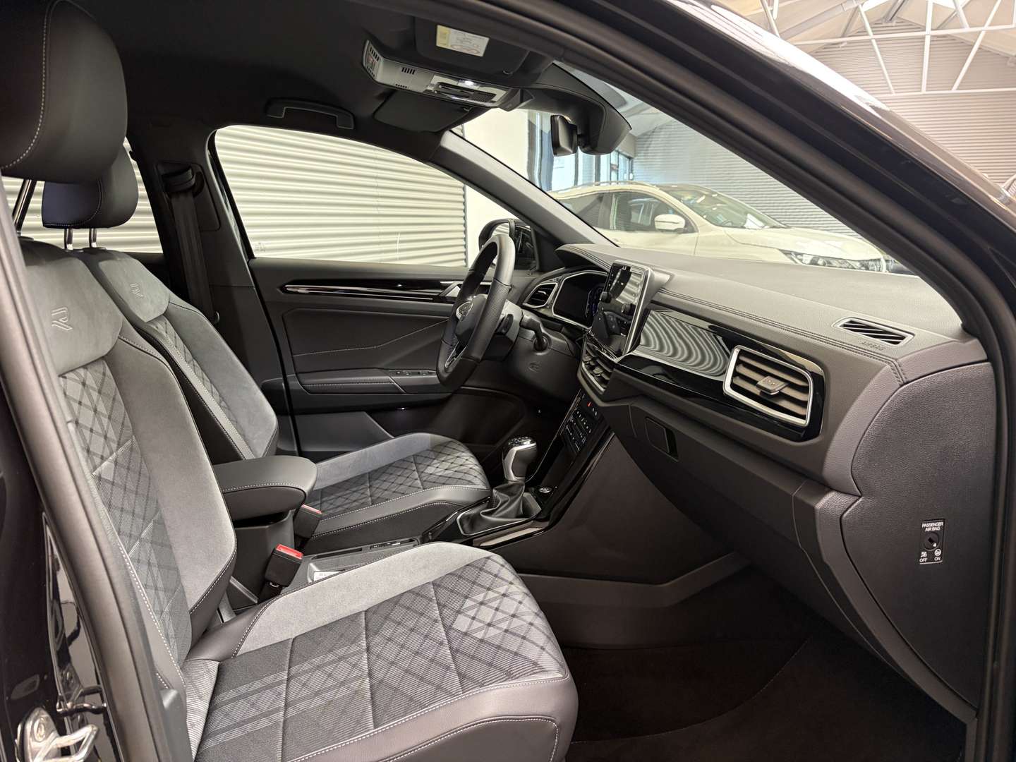 Volkswagen T-Roc R-Line - 2025 - Joinsteer - #8