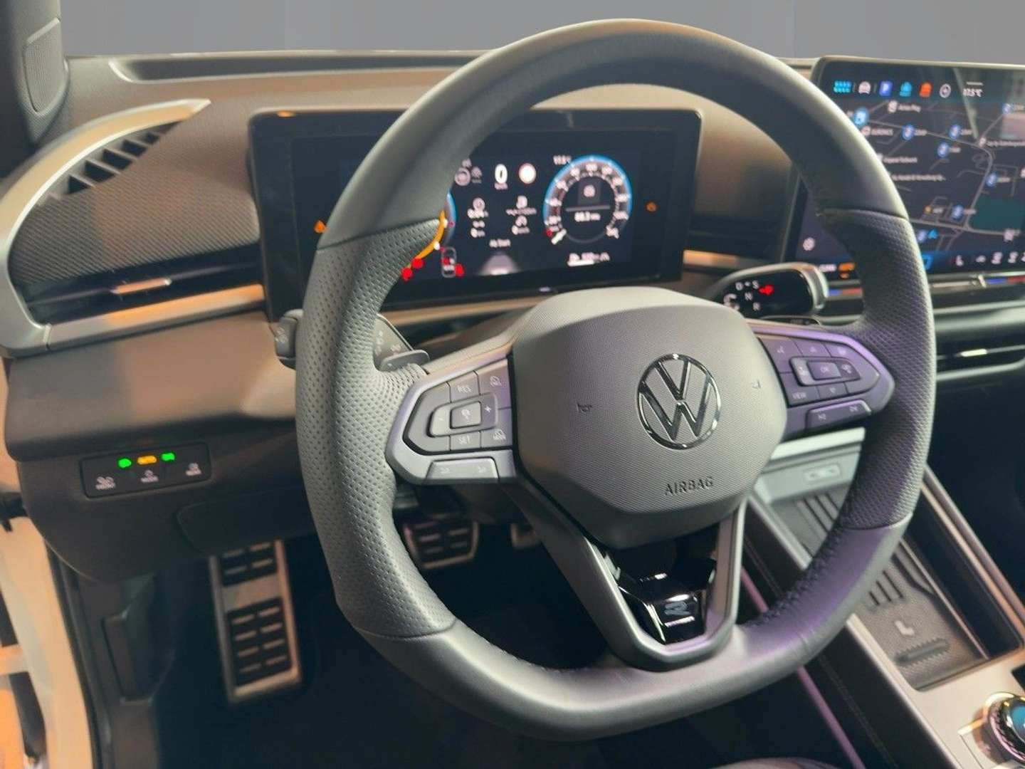 Volkswagen T-Roc R-Line - 2025 - Joinsteer - #11