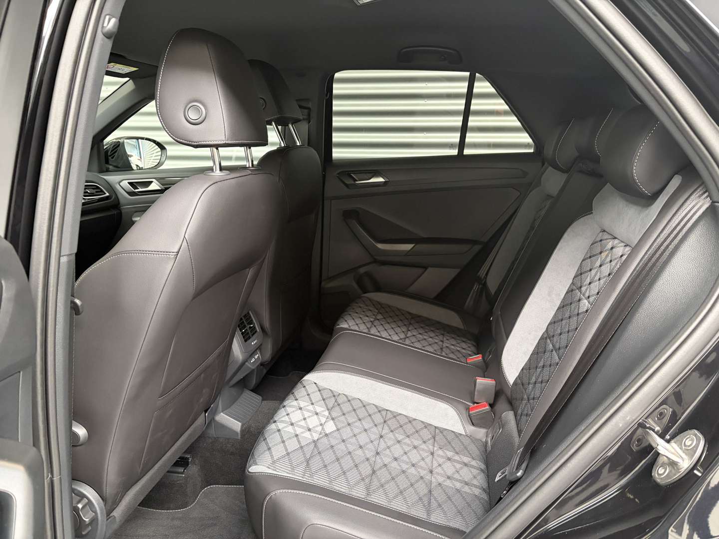 Volkswagen T-Roc R-Line - 2025 - Joinsteer - #10