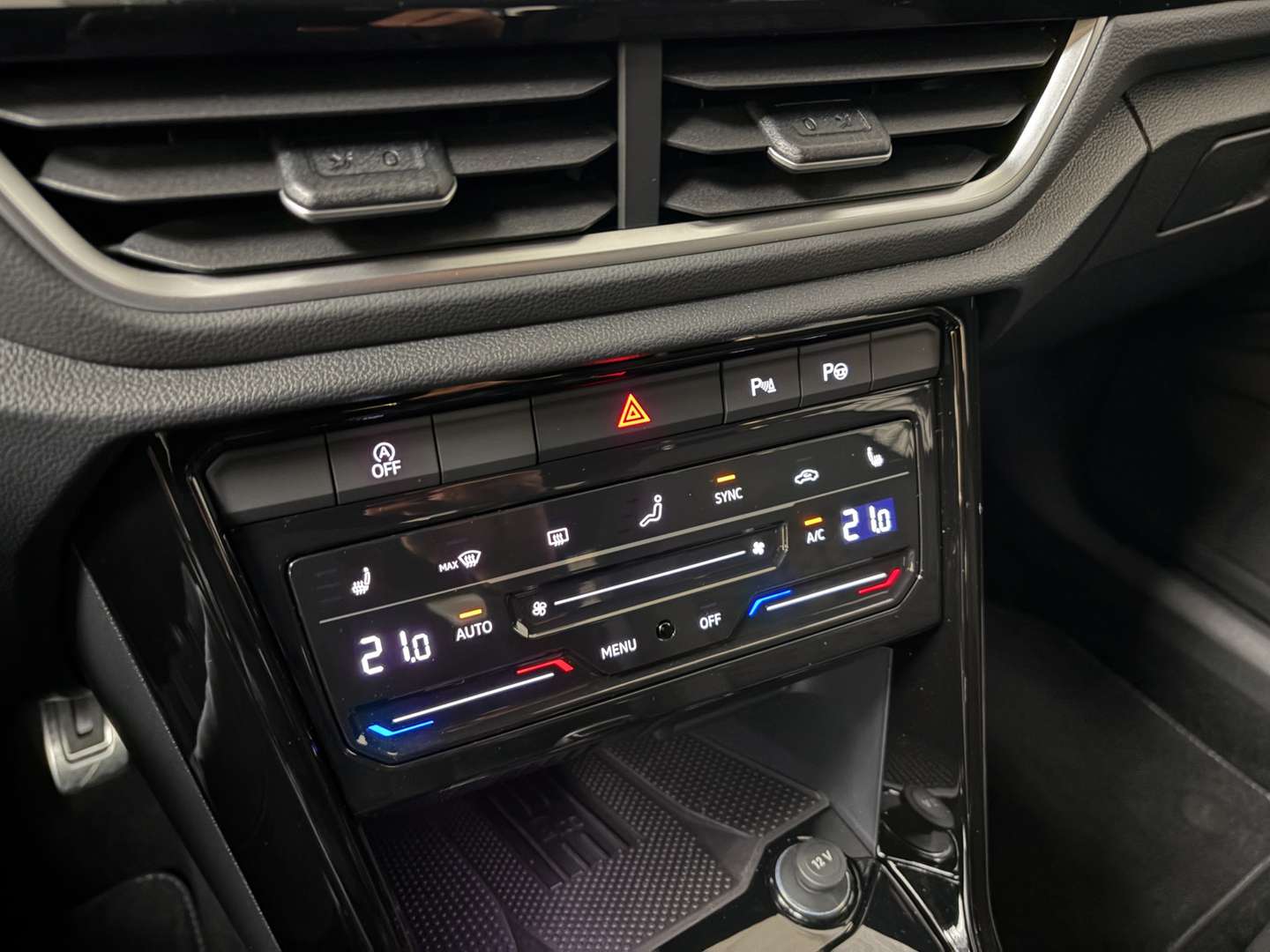 Volkswagen T-Roc R-Line - 2025 - Joinsteer - #13