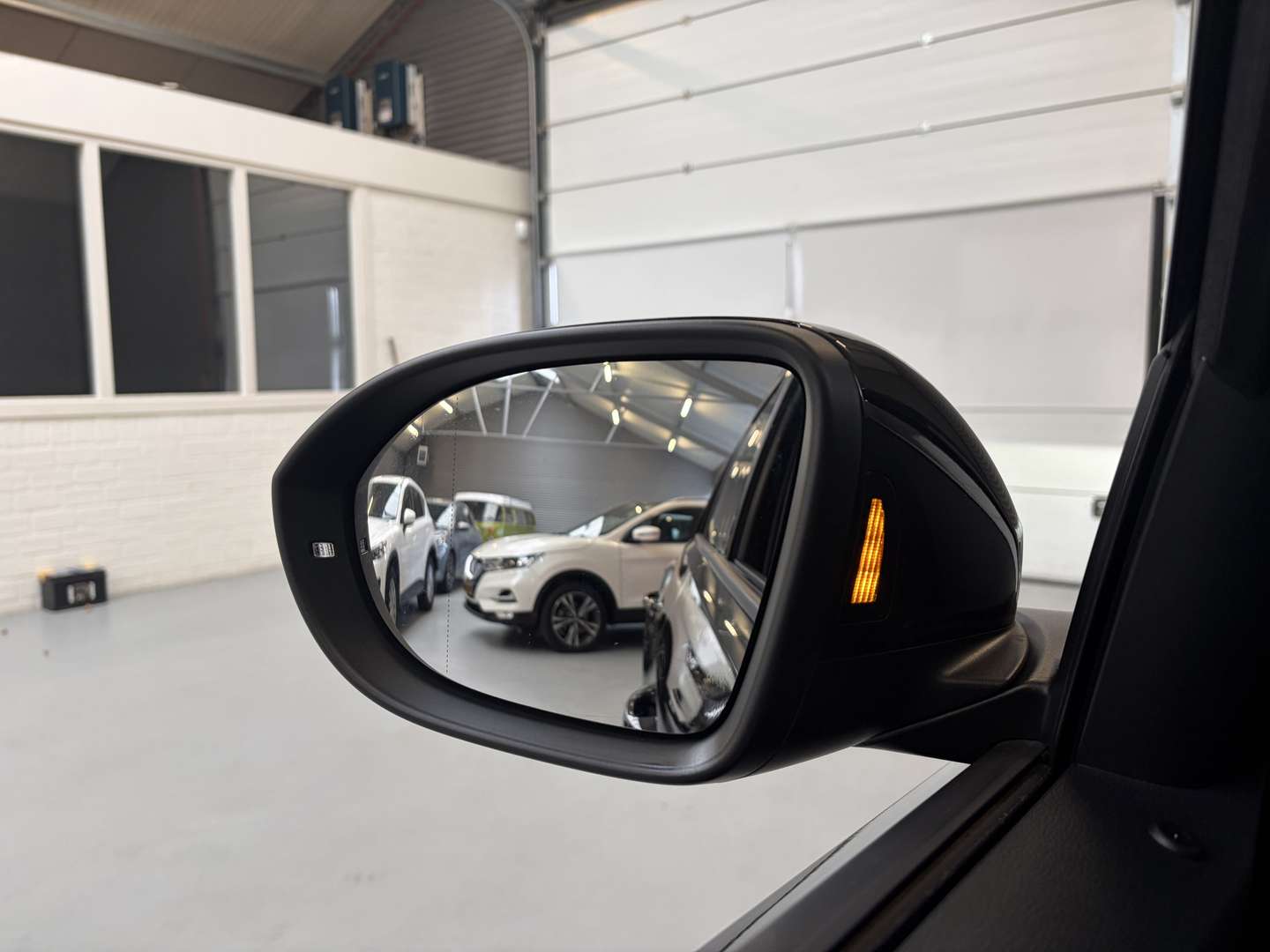 Volkswagen T-Roc R-Line - 2025 - Joinsteer - #22