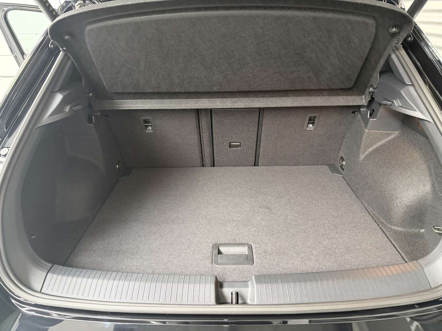 Volkswagen T-Roc R-Line - 2025 - Joinsteer - #23