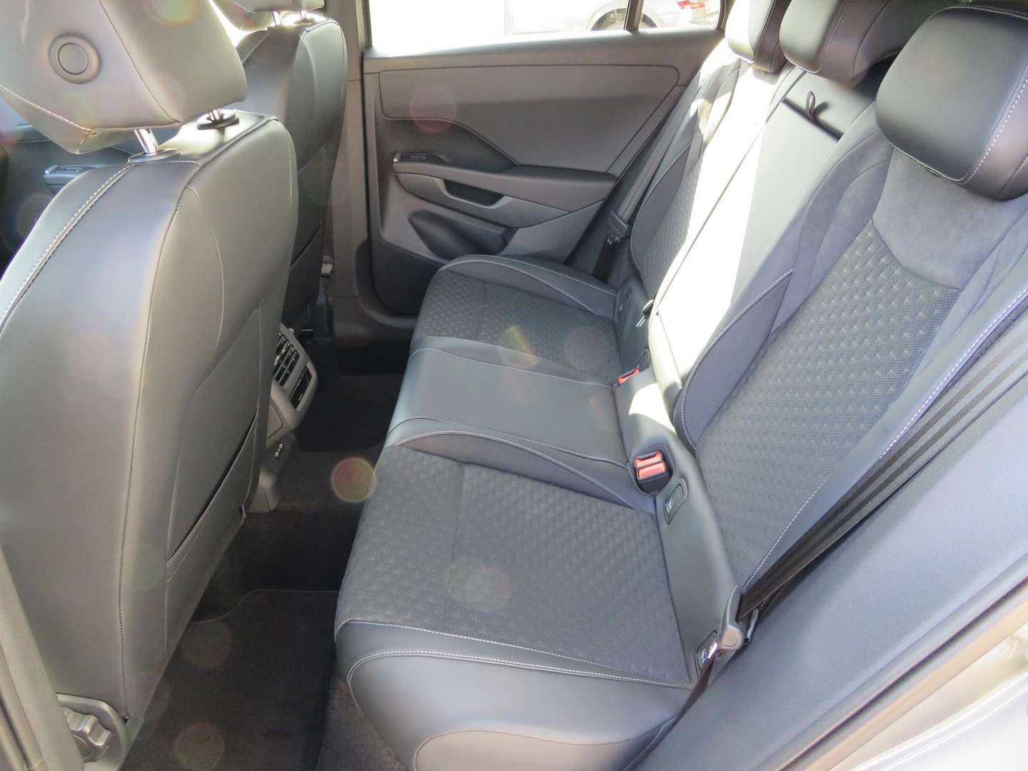 Volkswagen T-Roc R-Line - 2026 - Joinsteer - #10