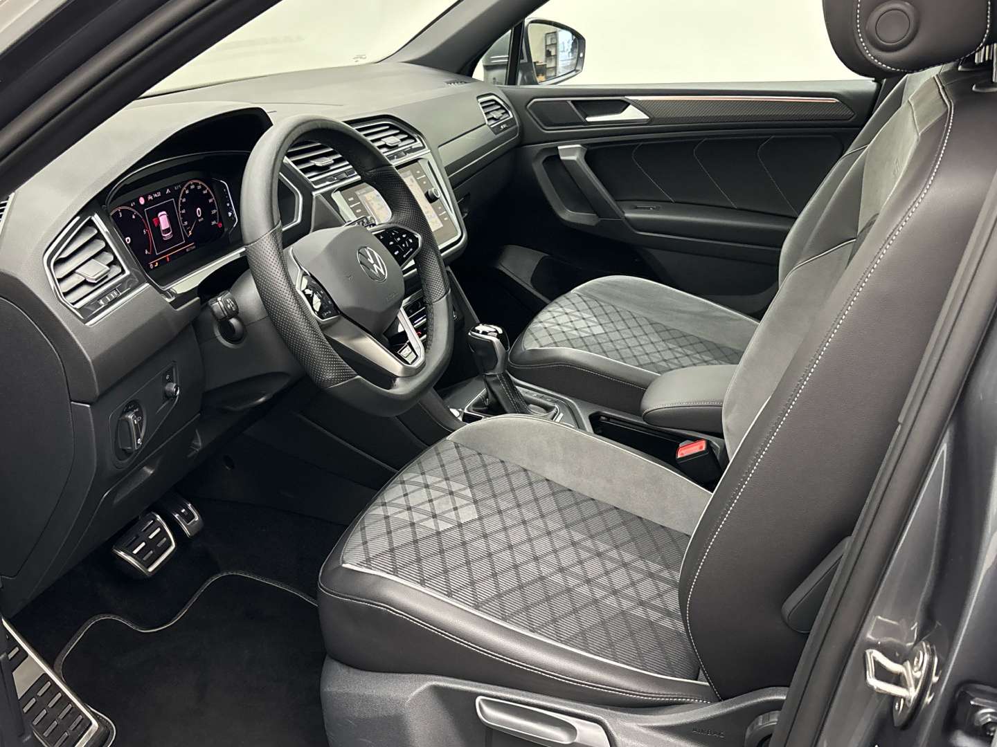 Volkswagen TIGUAN TDI 4Motion R-Line - 2022 - Joinsteer - #9