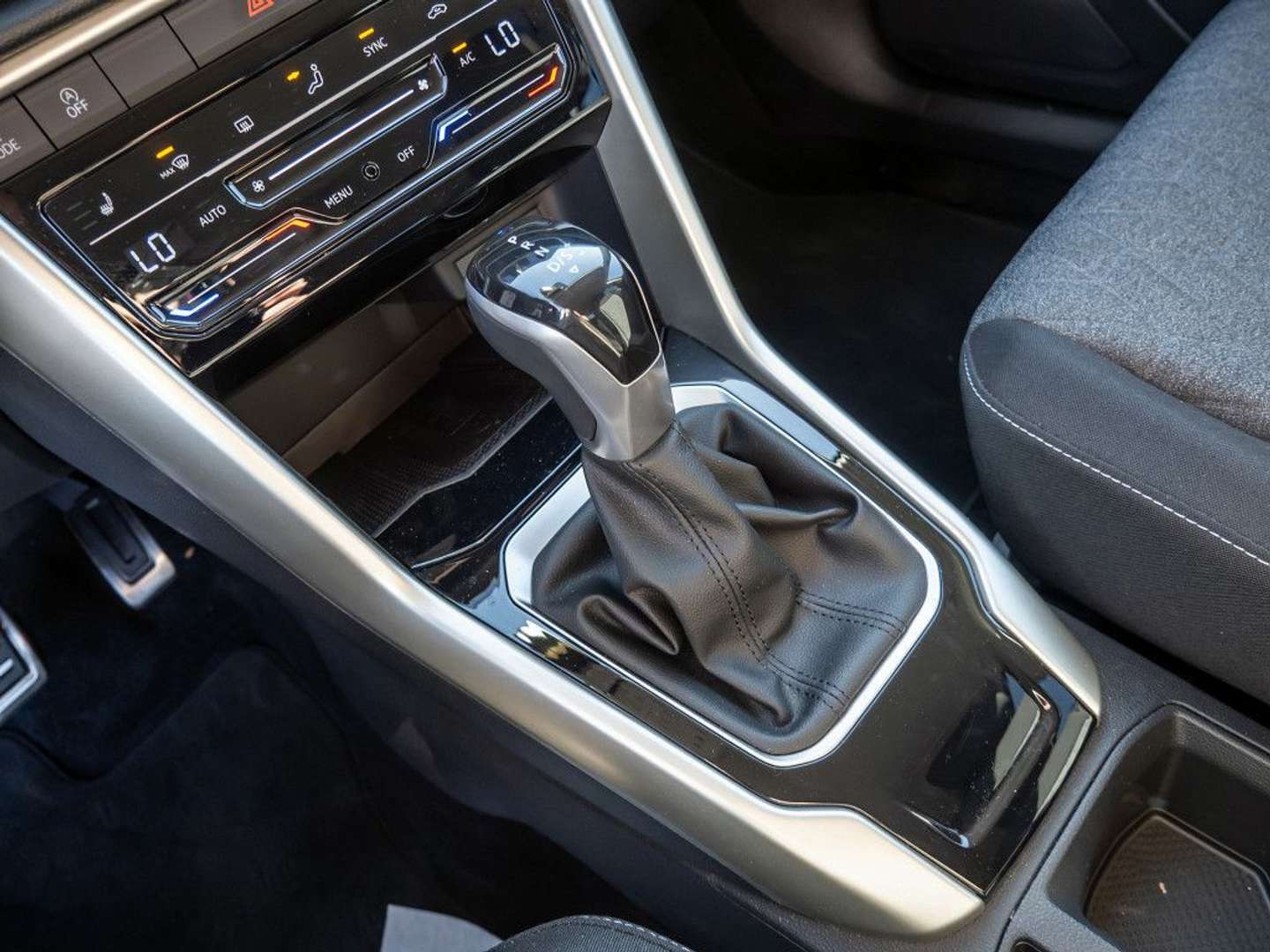 Volkswagen T-Roc TSI Move - 2024 - Joinsteer - #14