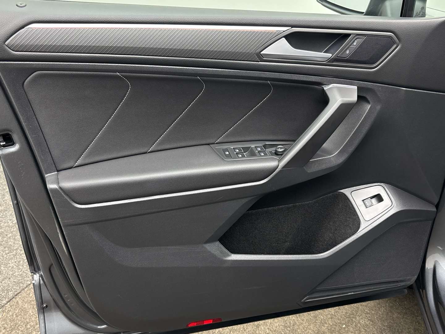 Volkswagen TIGUAN TDI 4Motion R-Line - 2022 - Joinsteer - #12