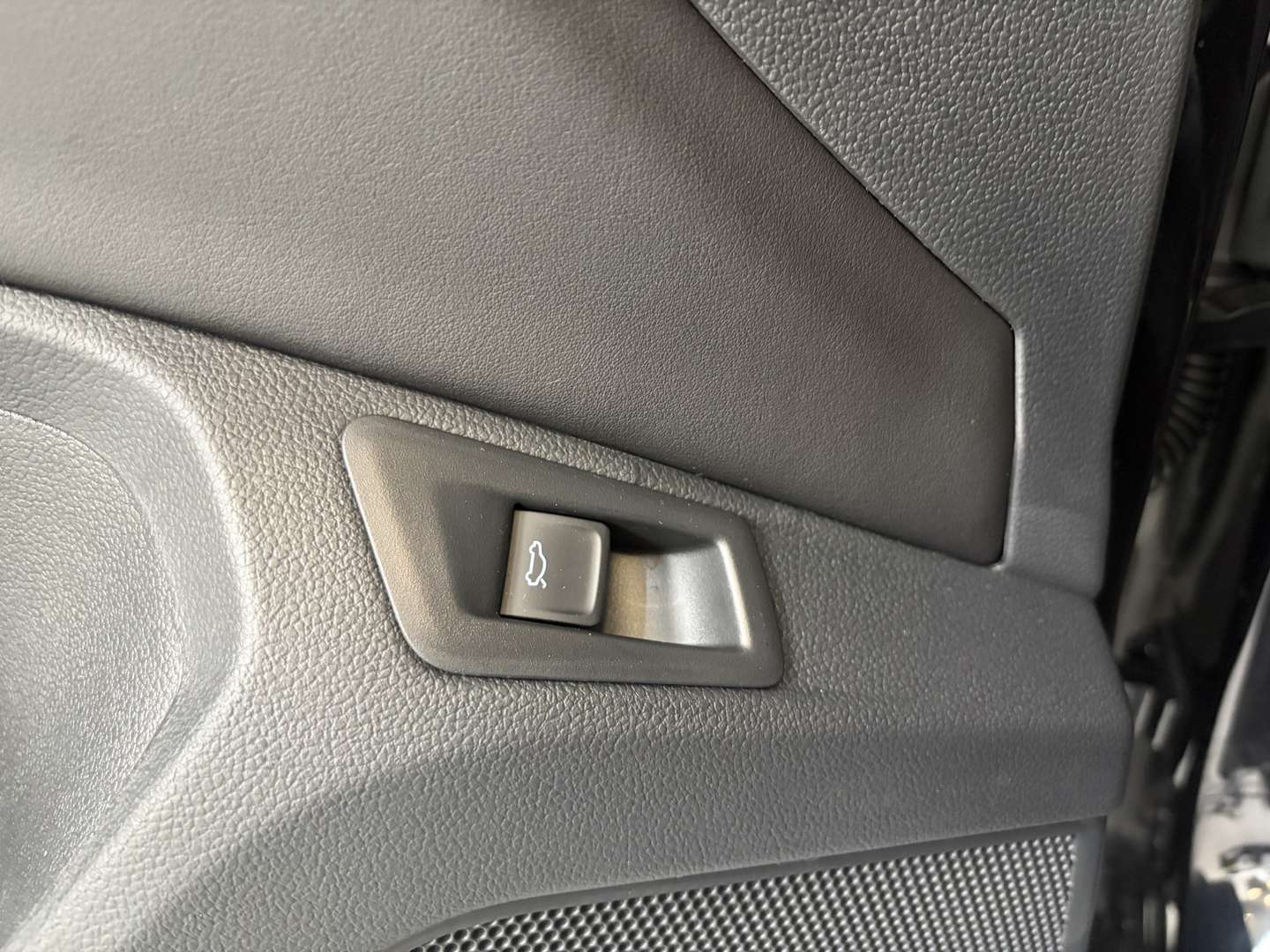 Volkswagen T-Roc R-Line - 2024 - Joinsteer - #27