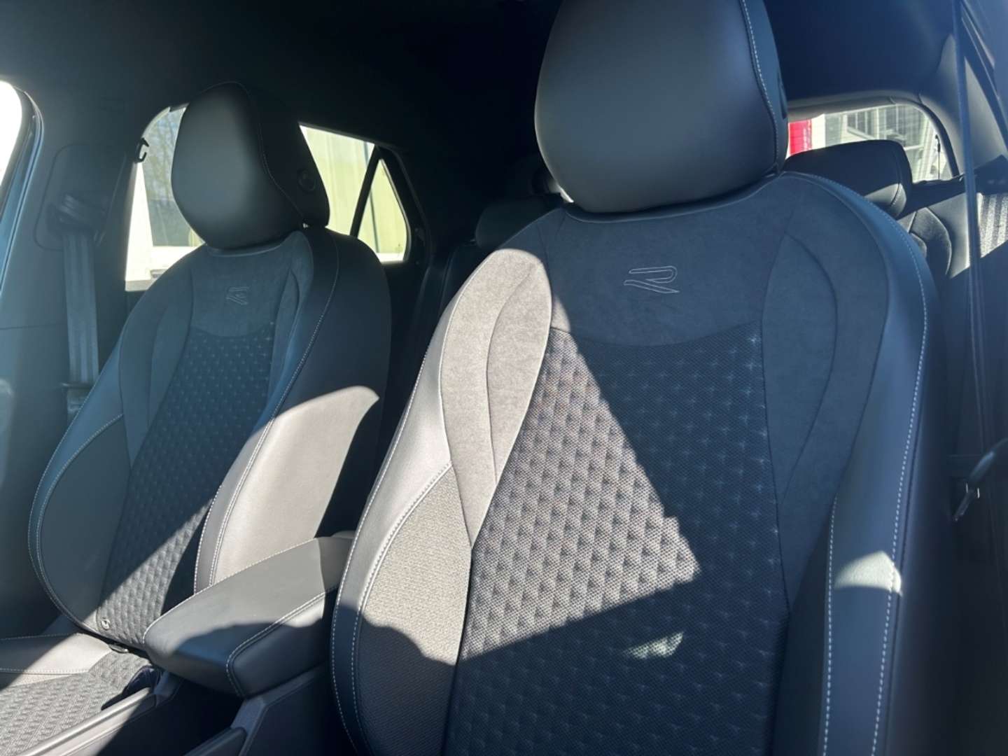 Volkswagen T-Roc R-Line - 2026 - Joinsteer - #10