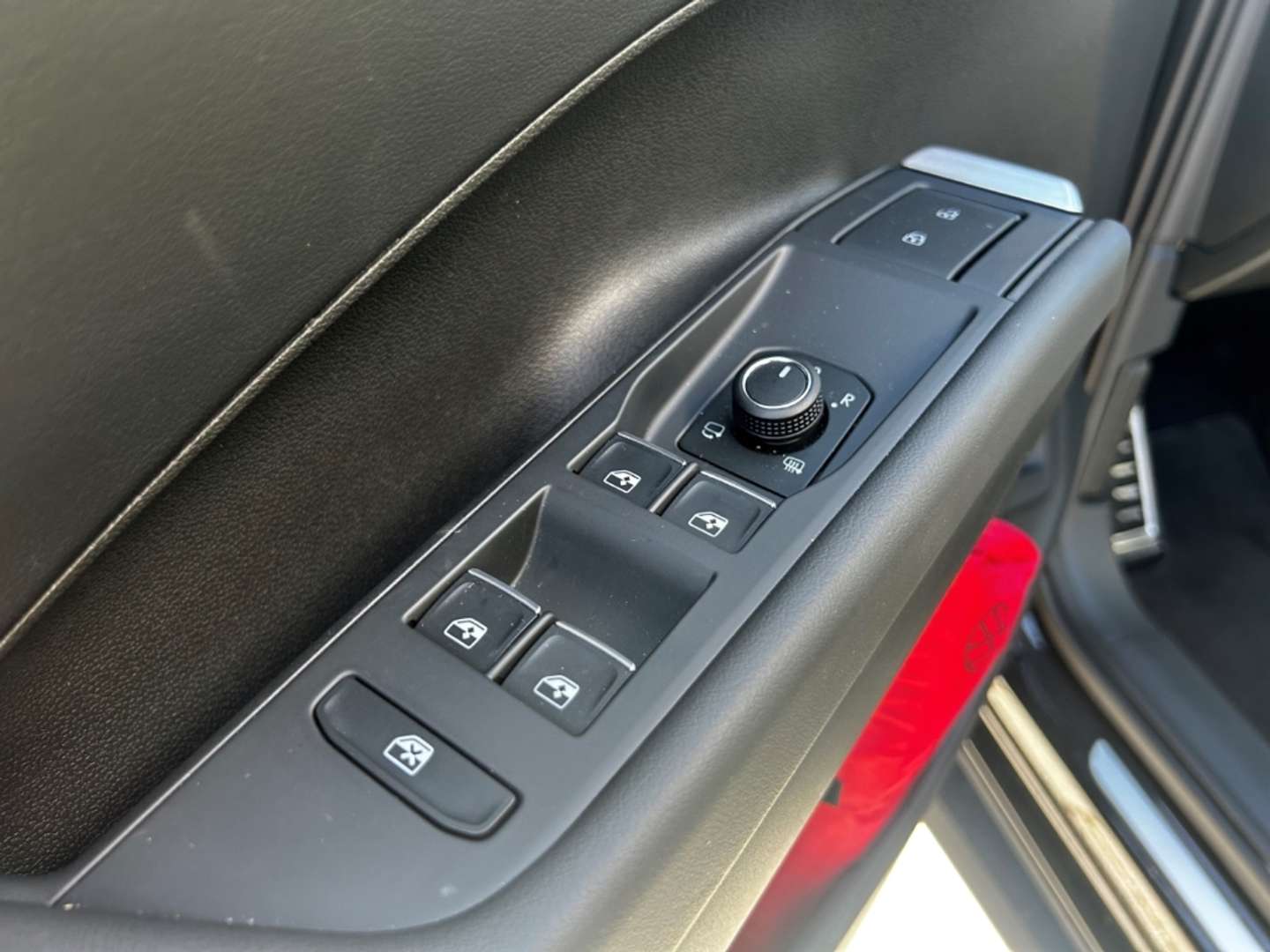 Volkswagen T-Roc R-Line - 2026 - Joinsteer - #13