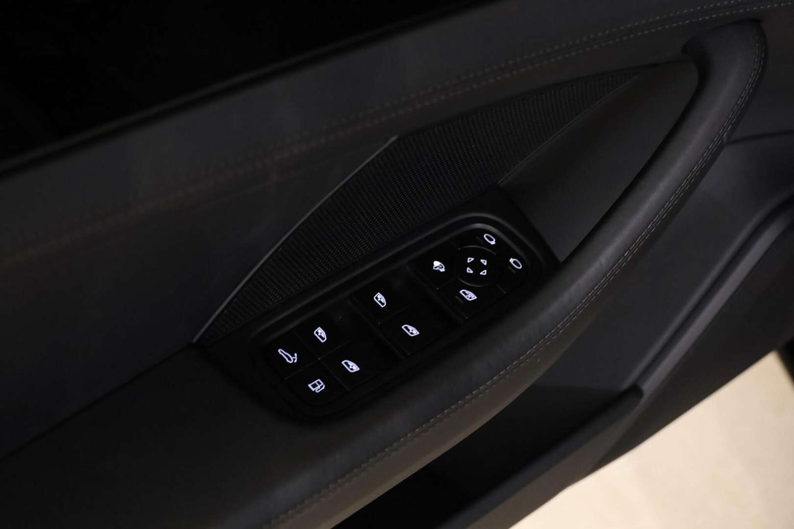 Porsche Panamera II E-Hybrid Platinum - 2022 - Joinsteer - #40