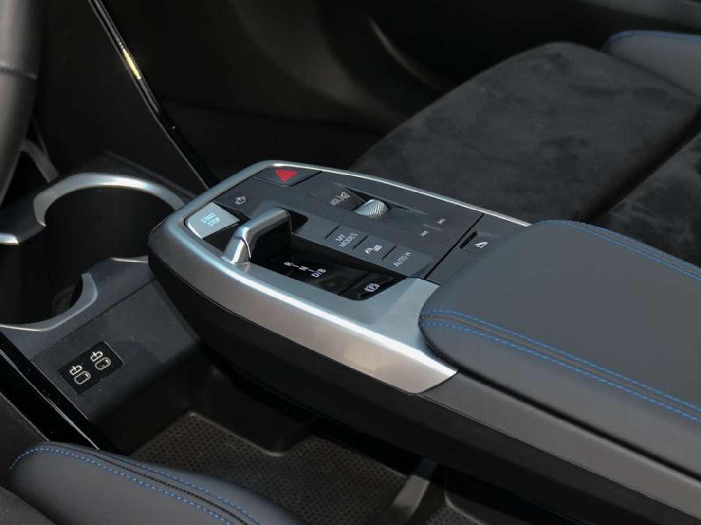 BMW IX1 M Sport EDrive20 - 2025 - Joinsteer - #16