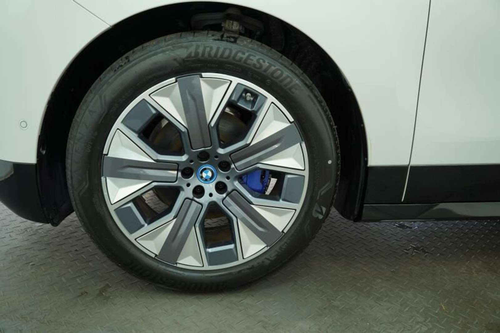 BMW IX Sport XDrive40 - 2024 - Joinsteer - #10